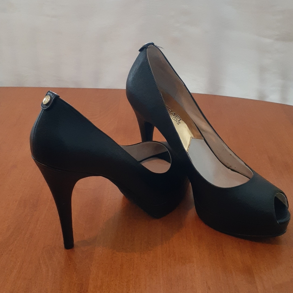 Michael Kors 10M Peep toe Stilettos